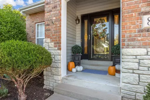 827 Kingsgate Dr, O'fallon, MO 63368 photo 2