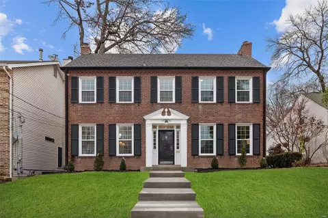 540 Mapleview Dr, Saint Louis, MO 63130