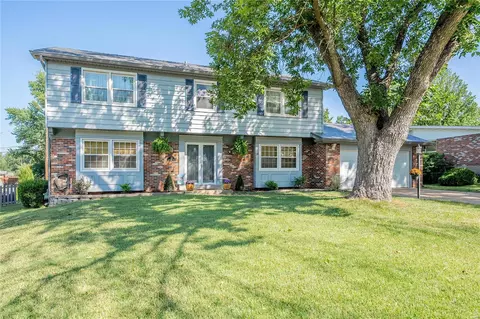 Exterior - 331 Elmcrest Dr, Ballwin, MO 63011 photo 19 of 19