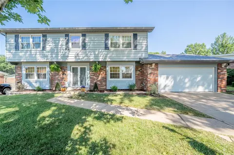 Exterior - 331 Elmcrest Dr, Ballwin, MO 63011 photo 2 of 19