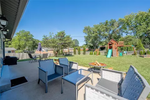 Exterior - 331 Elmcrest Dr, Ballwin, MO 63011 photo 11 of 19