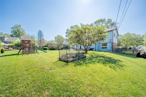Exterior - 331 Elmcrest Dr, Ballwin, MO 63011 photo 17 of 19