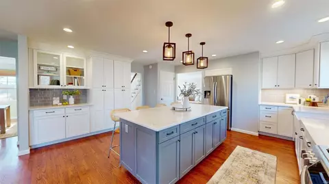 Kitchen - 331 Elmcrest Dr, Ballwin, MO 63011 photo 4 of 6