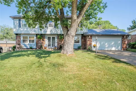 331 Elmcrest Dr, Ballwin, MO 63011