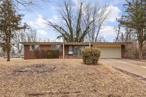 10510 Monarch Dr, Saint Louis, MO 63136
