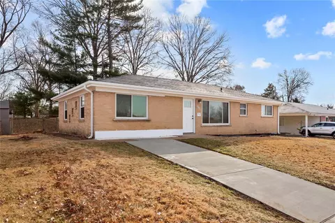 9548 Montbrook Dr, Saint Louis, MO 63123