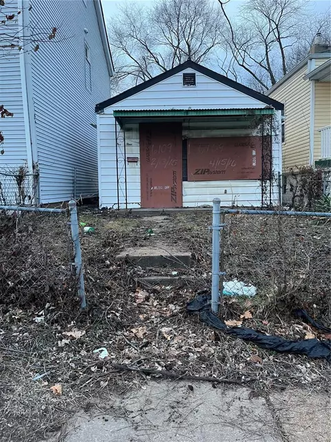 6109 Pennsylvania Ave, Saint Louis, MO 63111