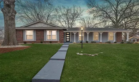 11720 Sheffield Dr, Florissant, MO 63033