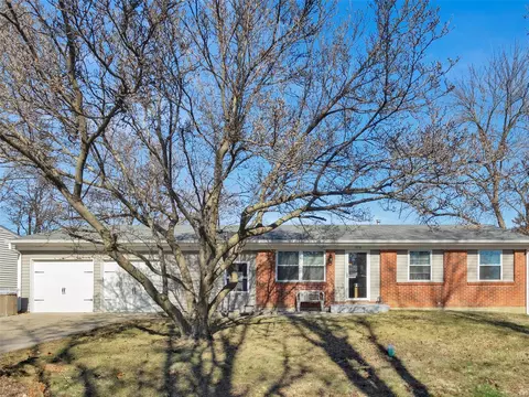 3118 Denton Ln, Saint Charles, MO 63301