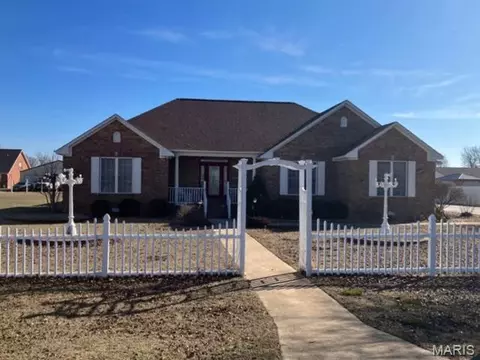 1302 Stokelan Dr, Malden, MO 63863 photo 1