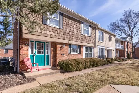 886 Judson Manor Dr, Saint Louis, MO 63141