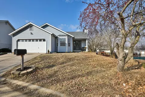 3056 Laurel Village Cir, Saint Peters, MO 63376