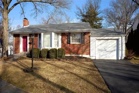 137 Turf Ct, Saint Louis, MO 63119