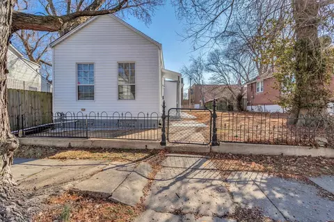 7306 Vermont Ave, Saint Louis, MO 63111