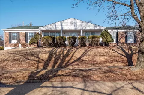 4703 Littlebury Dr, Saint Louis, MO 63128