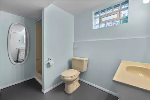 Bath - 3924 Eiler St, Saint Louis, MO 63116 photo 3 of 3