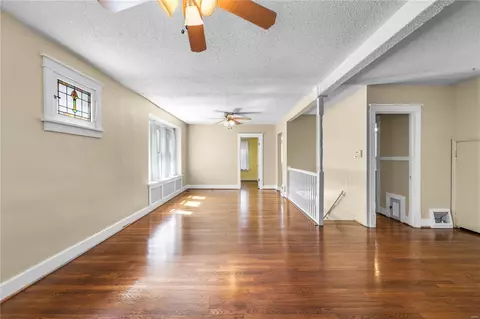 Living - 3924 Eiler St, Saint Louis, MO 63116 photo 1 of 2
