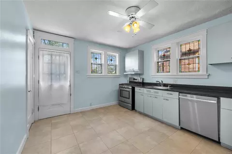 Kitchen - 3924 Eiler St, Saint Louis, MO 63116 photo 1 of 3