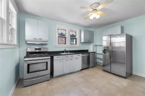 Kitchen - 3924 Eiler St, Saint Louis, MO 63116 photo 2 of 3
