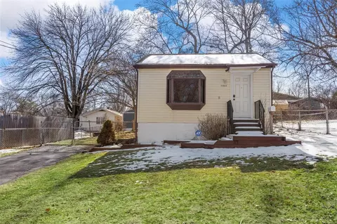 11004 Ivan Ave, Saint Ann, MO 63074