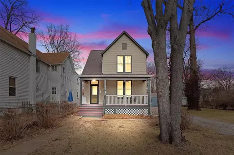 7249 Arsenal St, Saint Louis, MO 63143