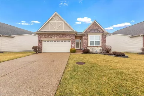1512 Woodside Hills Dr, Saint Peters, MO 63376