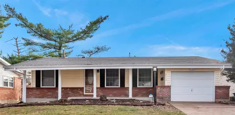 2512 Burchard Dr, Saint Louis, MO 63136