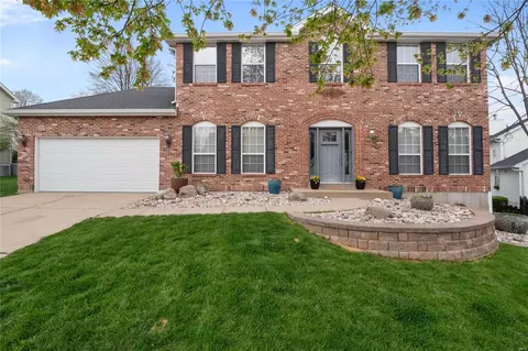 255 Lansbrooke Dr, Chesterfield, MO 63005