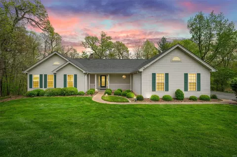 4002 Radcliffe Place Ct, Wildwood, MO 63025
