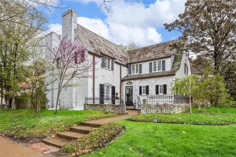 30 Wydown Ter, Clayton, MO 63105