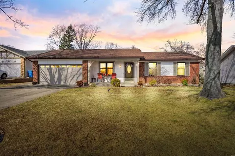1619 Sundowner Dr, Saint Charles, MO 63303