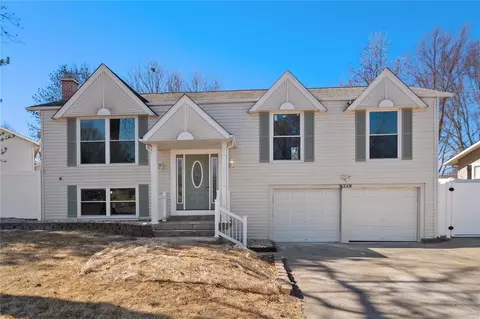 28 Marianne Dr, Saint Peters, MO 63376