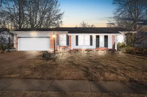 1422 Langholm Dr, Florissant, MO 63031