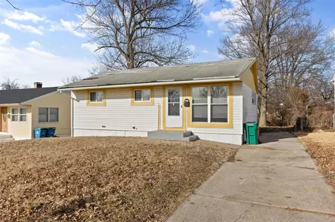 217 Ben Nevis Rd, Saint Louis, MO 63137