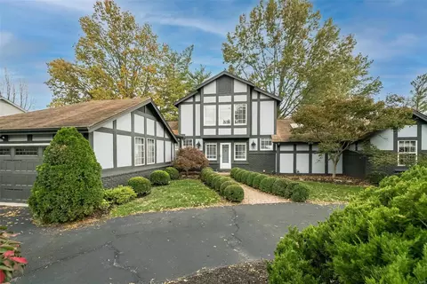 14954 Claymont Estates Dr, Chesterfield, MO 63017