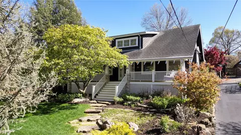 844 Westwood Pl, Saint Louis, MO 63122