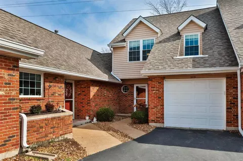 1019 Pocono Trl, Ballwin, MO 63021