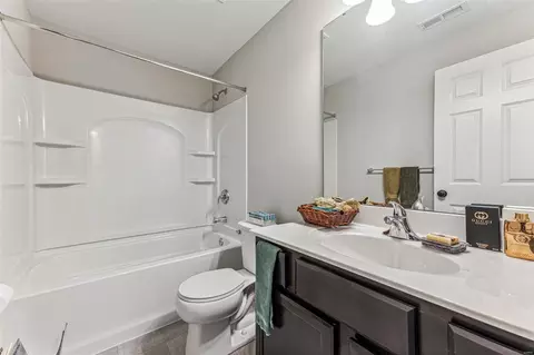 Bath - 367 Newbridge Way, O'fallon, MO 63368 photo 4 of 4