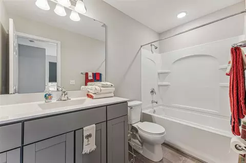 Bath - 367 Newbridge Way, O'fallon, MO 63368 photo 3 of 4