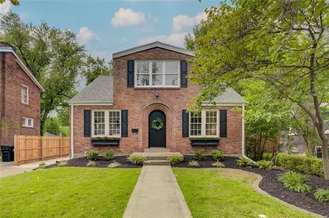 1251 Waldron Ave, Saint Louis, MO 63130