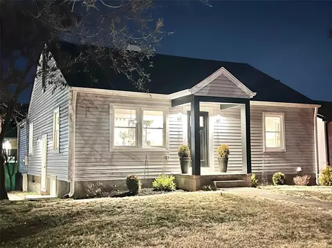 1128 Jackson St, Saint Charles, MO 63301