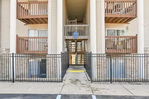 2542 Creve Coeur Mill Rd #10, Maryland Heights, MO 63043