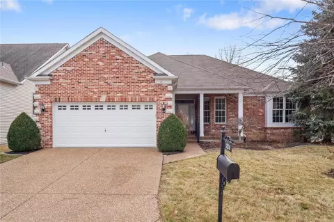 324 Seahawk Dr, Lake Saint Louis, MO 63367