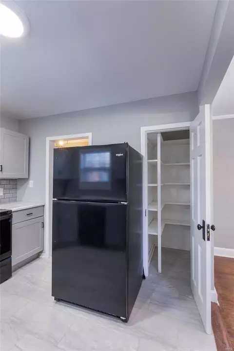 Kitchen - 16 Robert Ave, Ferguson, MO 63135 photo 2 of 4