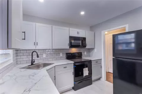 Kitchen - 16 Robert Ave, Ferguson, MO 63135 photo 3 of 4