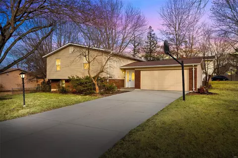 11 Tracy, Saint Peters, MO 63376