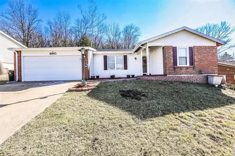 690 Green Forest Dr, Fenton, MO 63026
