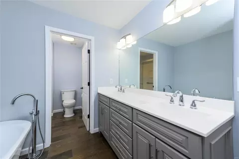 Bath - 423 Dames Park Dr, O'fallon, MO 63366 photo 4 of 7