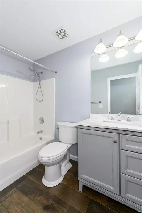 Bath - 423 Dames Park Dr, O'fallon, MO 63366 photo 2 of 7