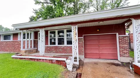 2251 Hollis Dr, Saint Louis, MO 63136